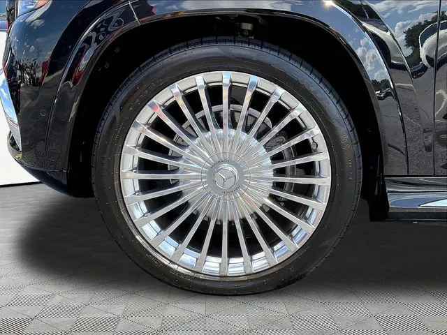 Mercedes-Benz GLS photo 35