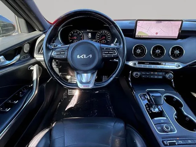 Kia Stinger photo 10