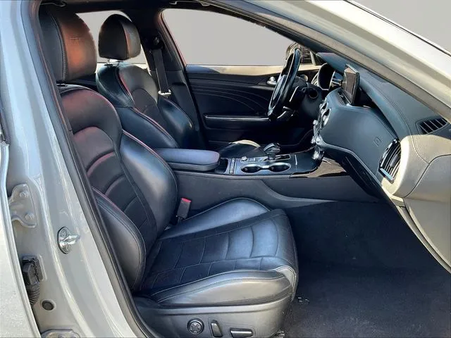 Kia Stinger photo 30