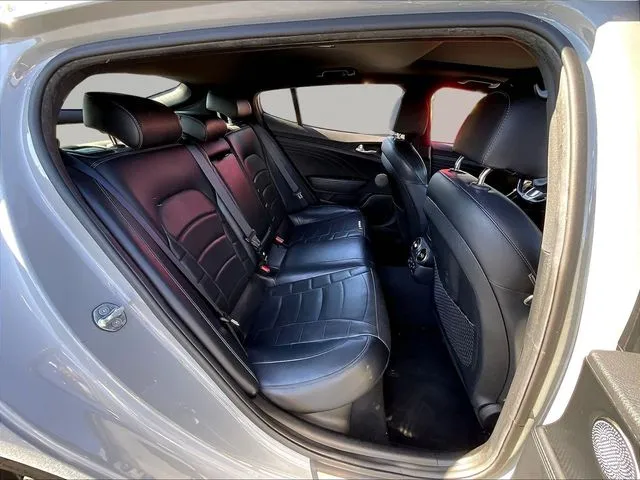 Kia Stinger photo 26
