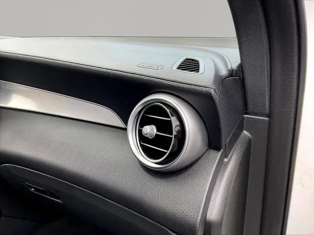 Mercedes-Benz GLC photo 27