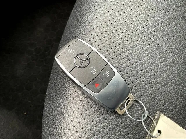Mercedes-Benz GLC photo 36