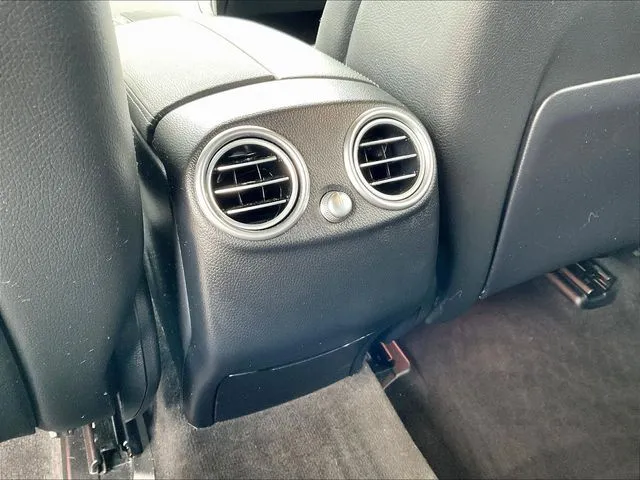 Mercedes-Benz GLC photo 12