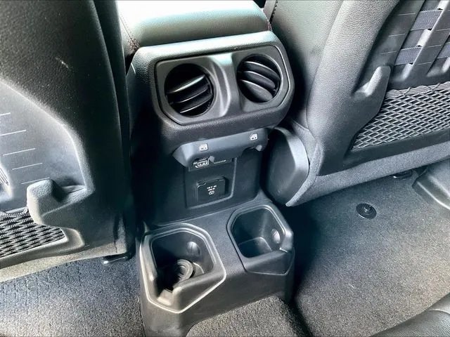 Jeep Gladiator photo 13