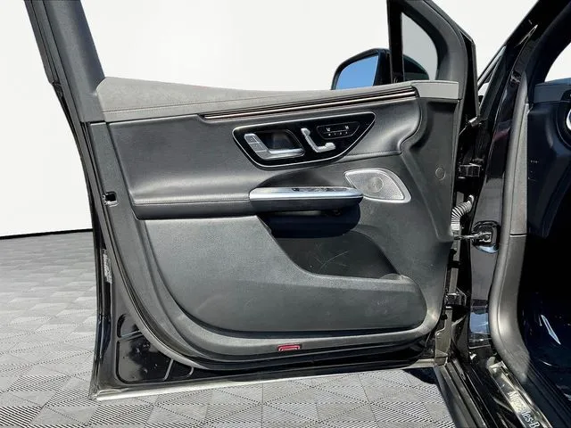Mercedes-Benz EQE photo 20