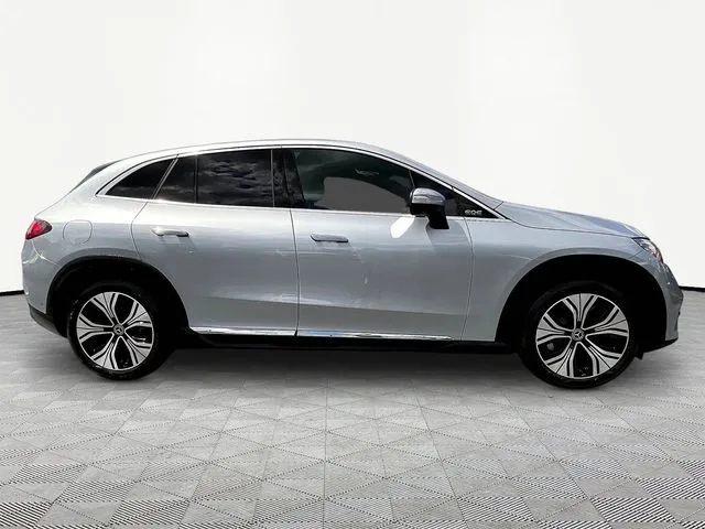 Mercedes-Benz EQE photo 8