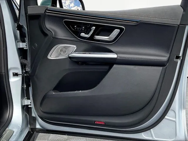 Mercedes-Benz EQE photo 30