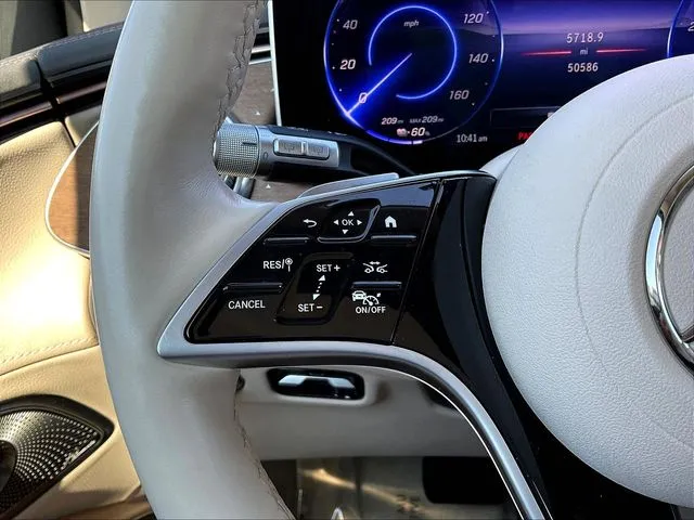 Mercedes-Benz EQS photo 13