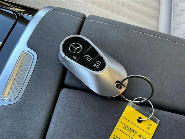 Mercedes-Benz EQS photo 35