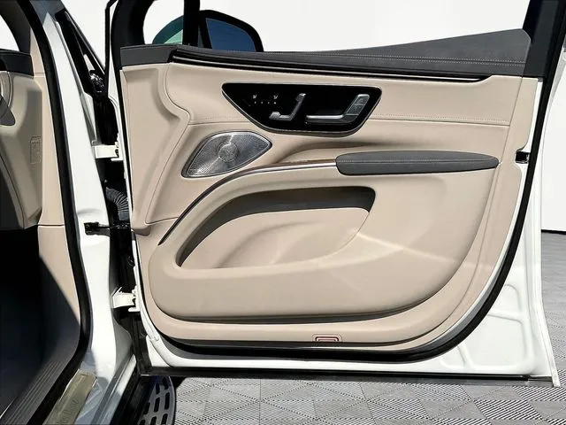 Mercedes-Benz EQS photo 30