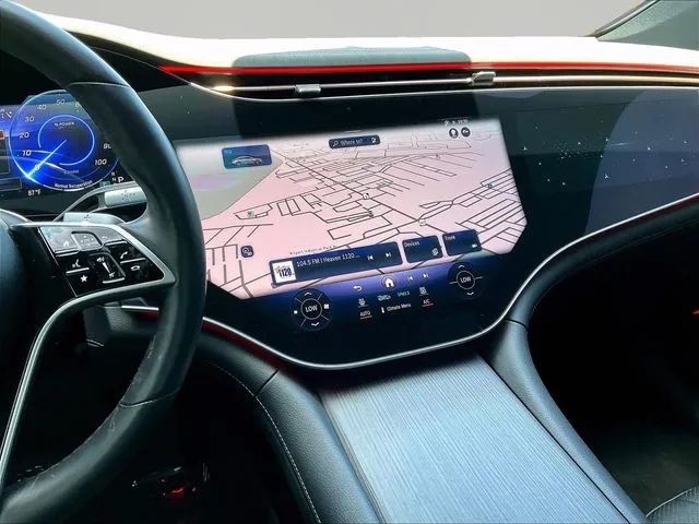 Mercedes-Benz EQS photo 11
