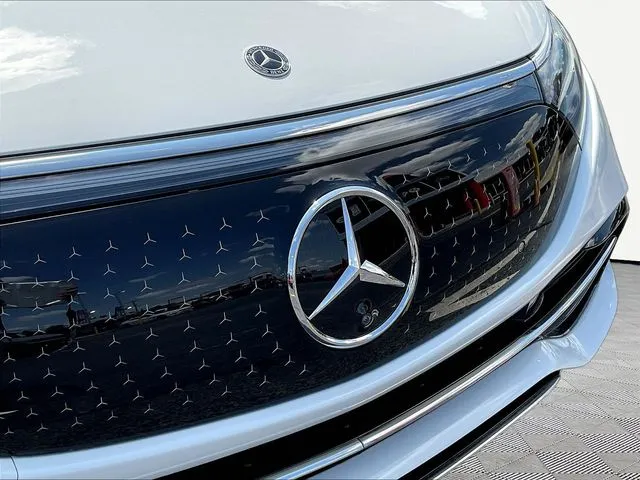 Mercedes-Benz EQS photo 33