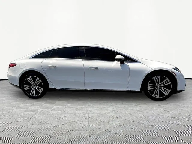 Mercedes-Benz EQS photo 8