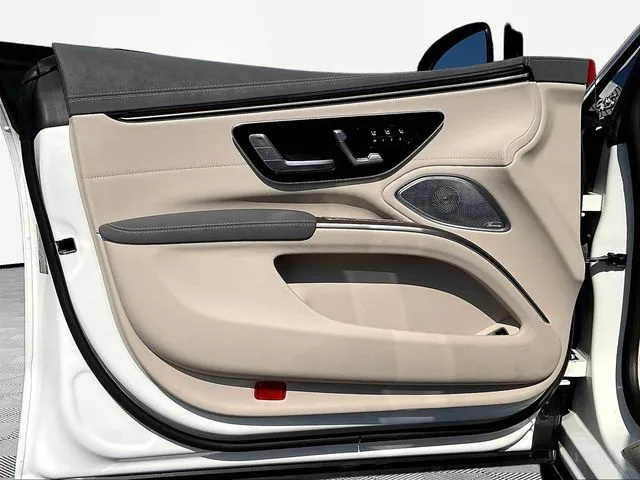 Mercedes-Benz EQS photo 22