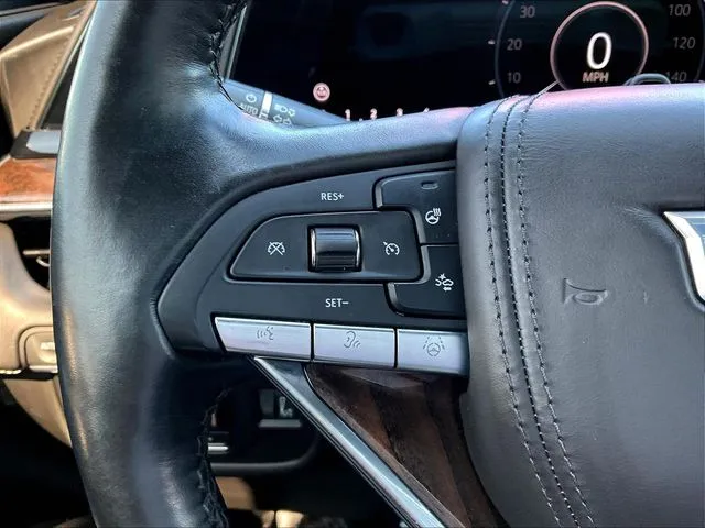 Cadillac Escalade photo 13
