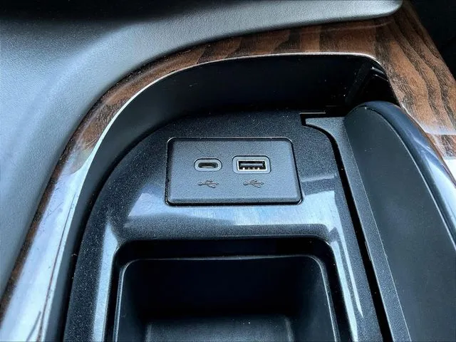 Cadillac Escalade photo 18