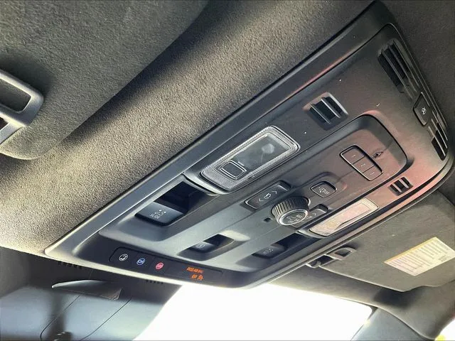 Cadillac Escalade photo 17