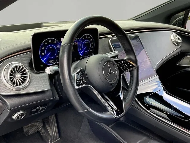 Mercedes-Benz EQS photo 17