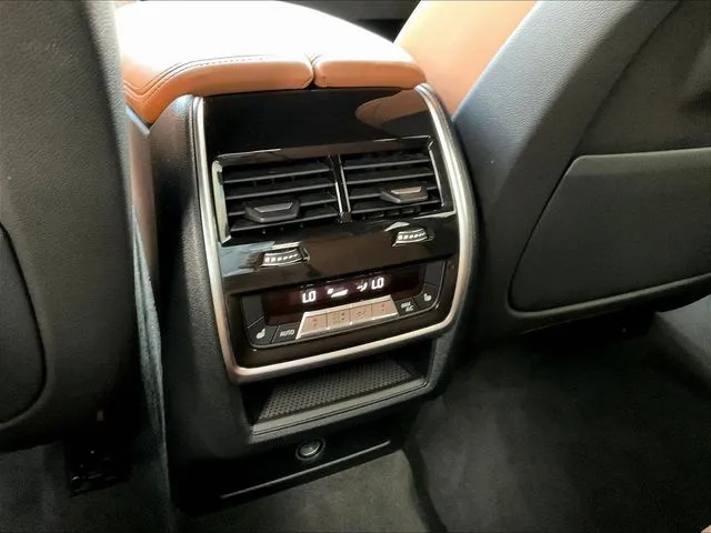 BMW X6 photo 12