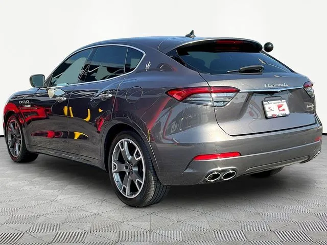 Maserati Levante photo 5