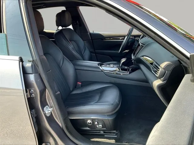 Maserati Levante photo 30