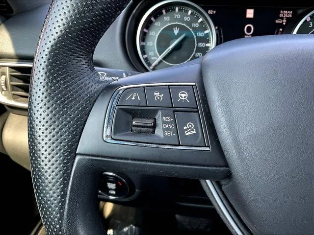 Maserati Levante photo 13