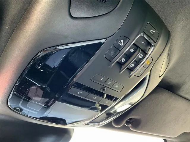 Maserati Levante photo 16