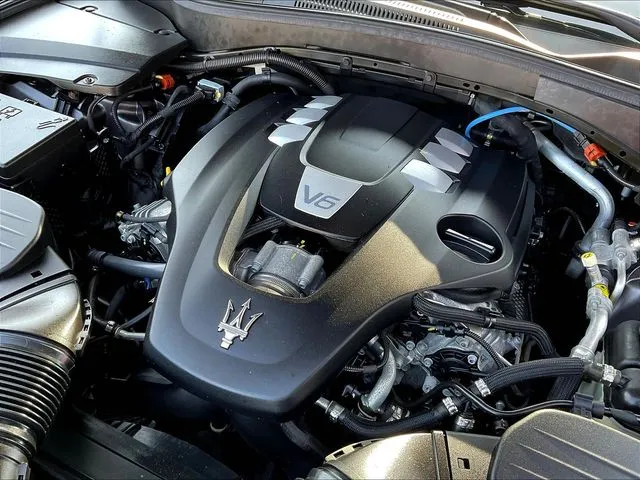 Maserati Levante photo 32