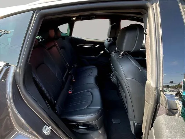 Maserati Levante photo 26