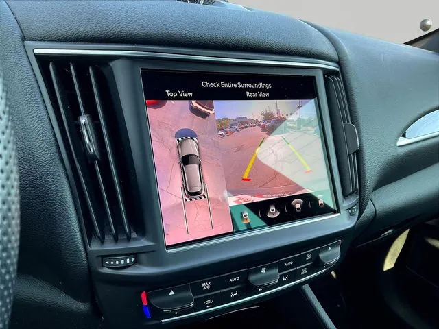 Maserati Levante photo 15