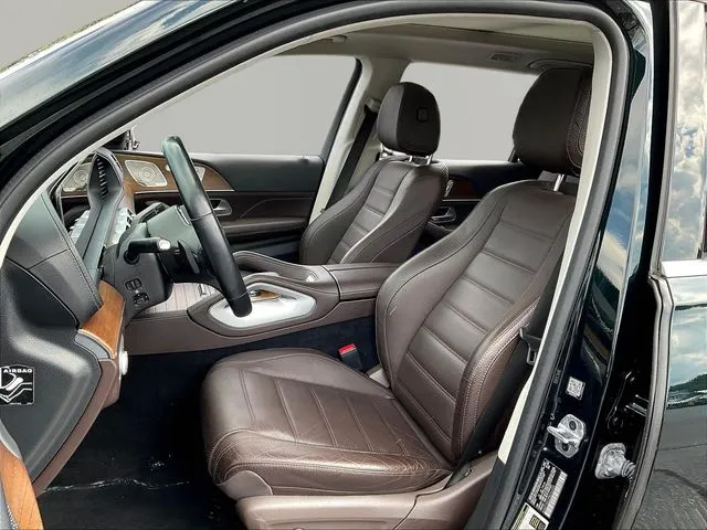 Mercedes-Benz GLS photo 22