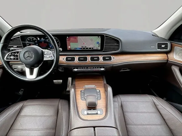 Mercedes-Benz GLS photo 9