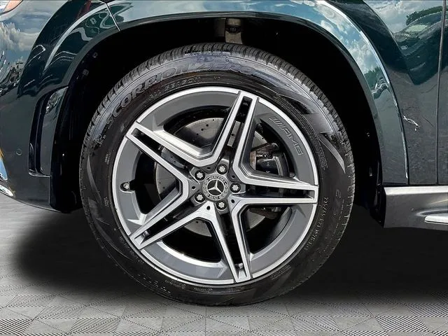 Mercedes-Benz GLS photo 35