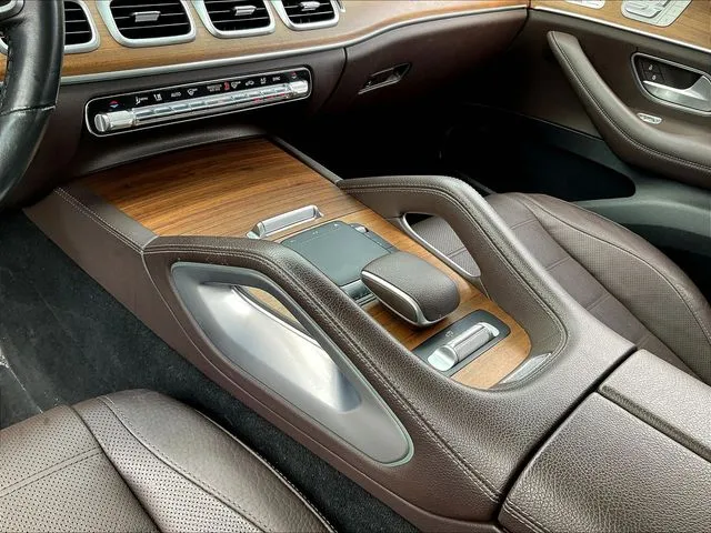Mercedes-Benz GLS photo 19
