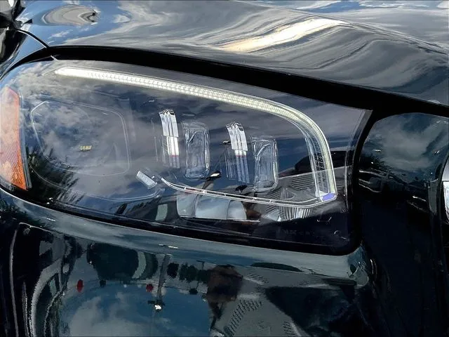 Mercedes-Benz GLS photo 33