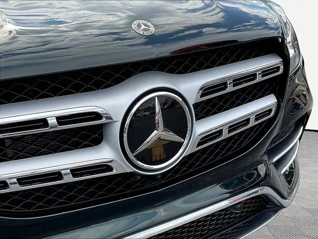 Mercedes-Benz GLS photo 34