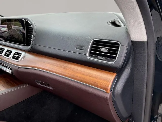Mercedes-Benz GLS photo 27