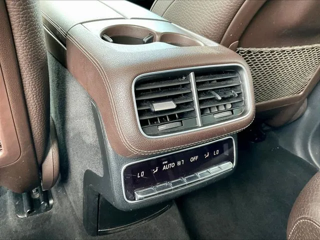 Mercedes-Benz GLS photo 12