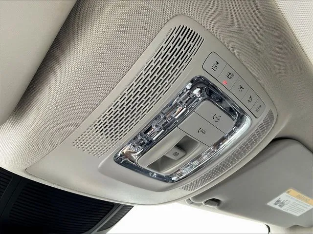 Mercedes-Benz GLS photo 17