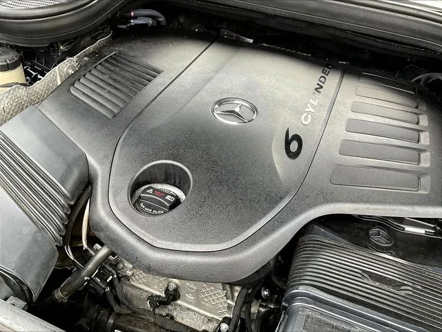 Mercedes-Benz GLS photo 32