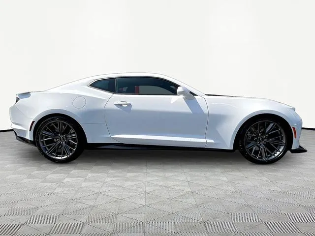 Chevrolet Camaro photo 8