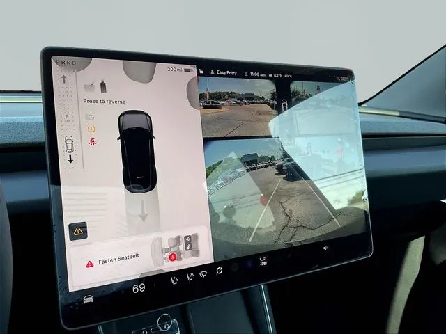 Tesla Model Y photo 16