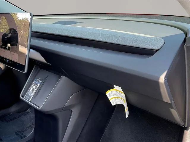 Tesla Model Y photo 27