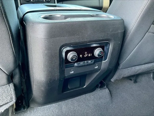 Chevrolet Tahoe photo 12