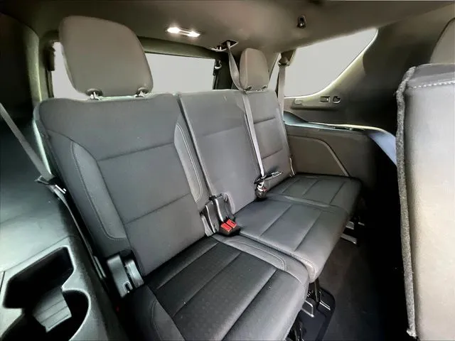 Chevrolet Tahoe photo 28