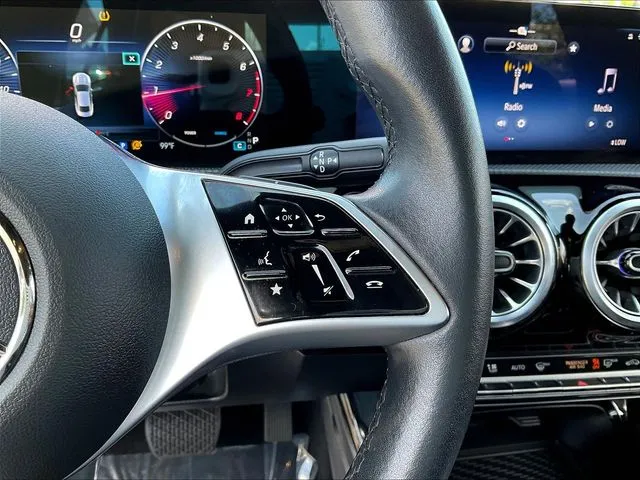 Mercedes-Benz CLA photo 13