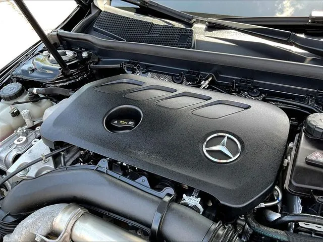 Mercedes-Benz CLA photo 32