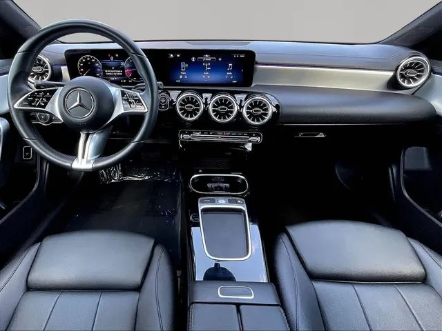 Mercedes-Benz CLA photo 9