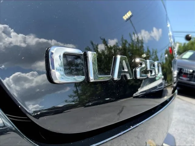 Mercedes-Benz CLA photo 25