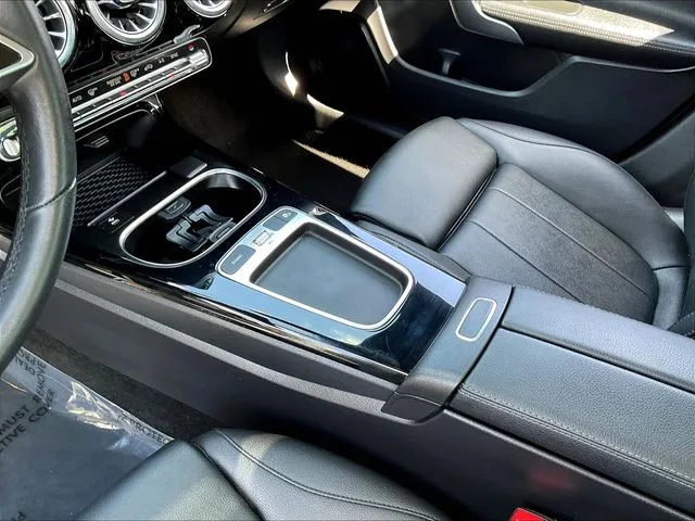 Mercedes-Benz CLA photo 19